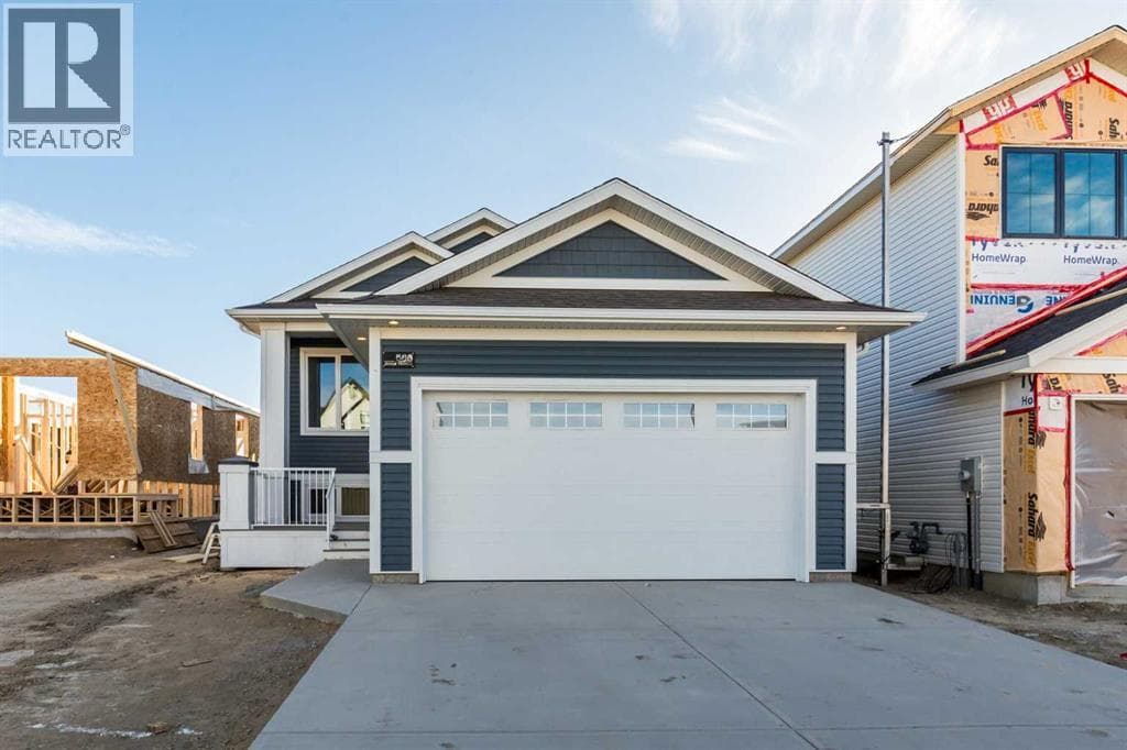 566 Malahat Green W — photo 2