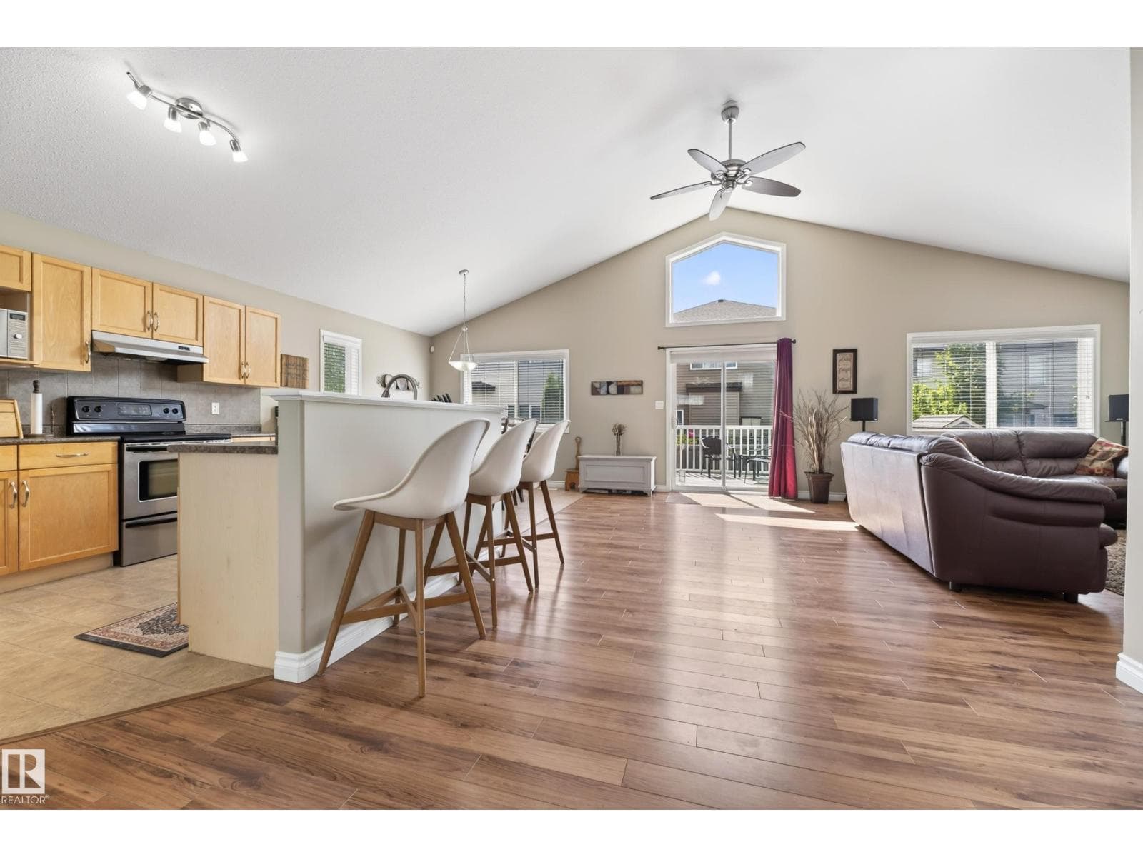 452 FOXTAIL CO — photo 5