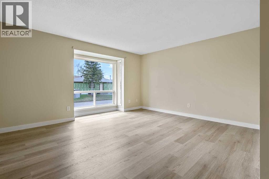 27 Aberdare Crescent NE — photo 5