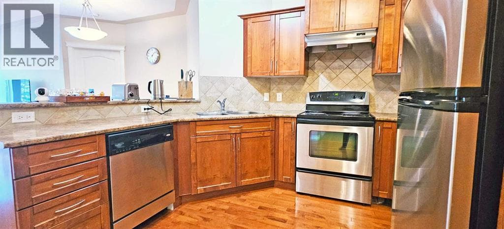 305, 30 Discovery Ridge Close SW — photo 5