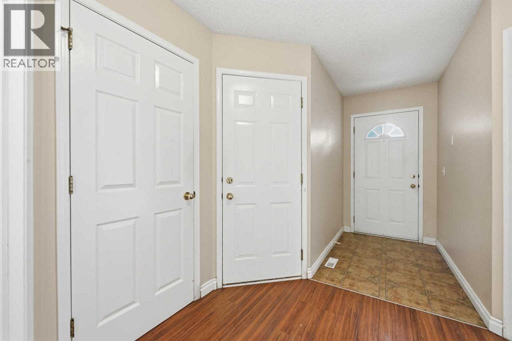 25 Tararidge Circle NE — photo 3