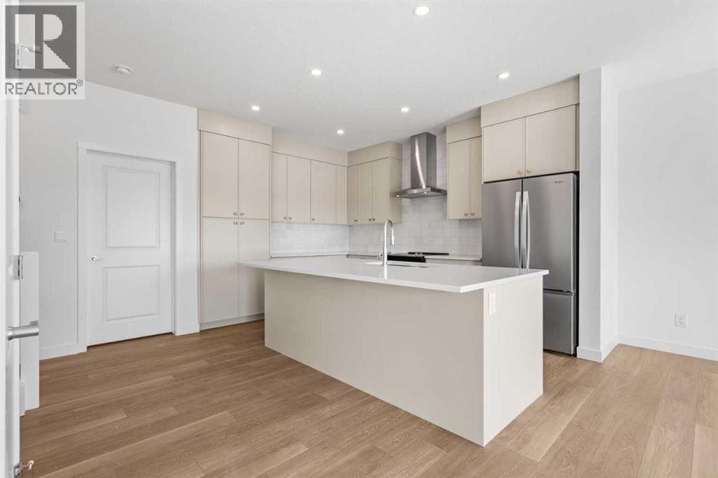 34 Wild Rose Bay SW — photo 3