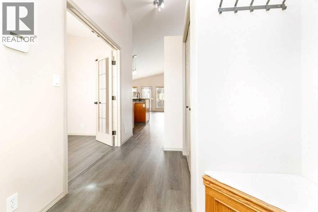 15 Kirton Close — photo 3