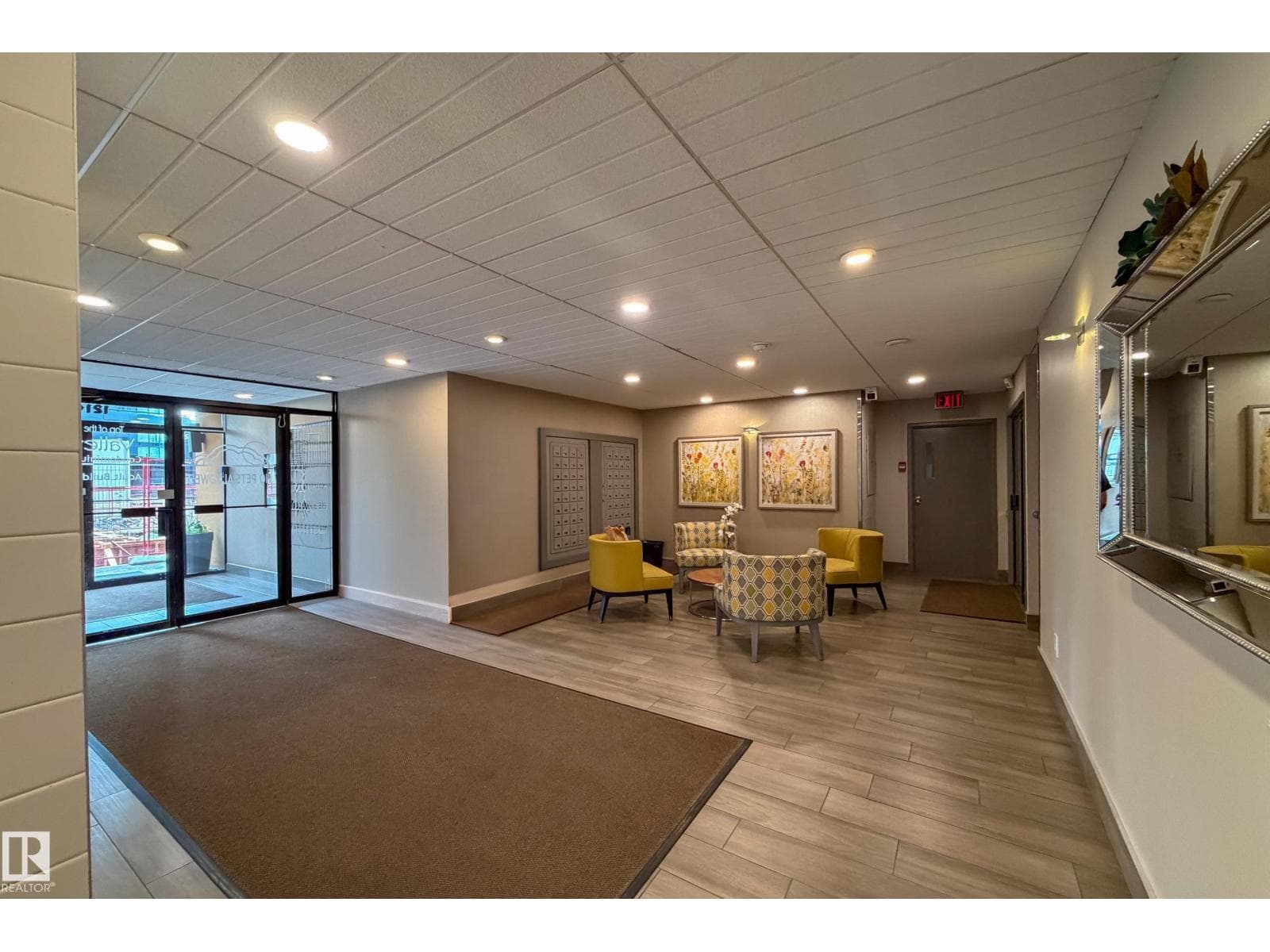 #906 12141 JASPER AV NW — photo 2