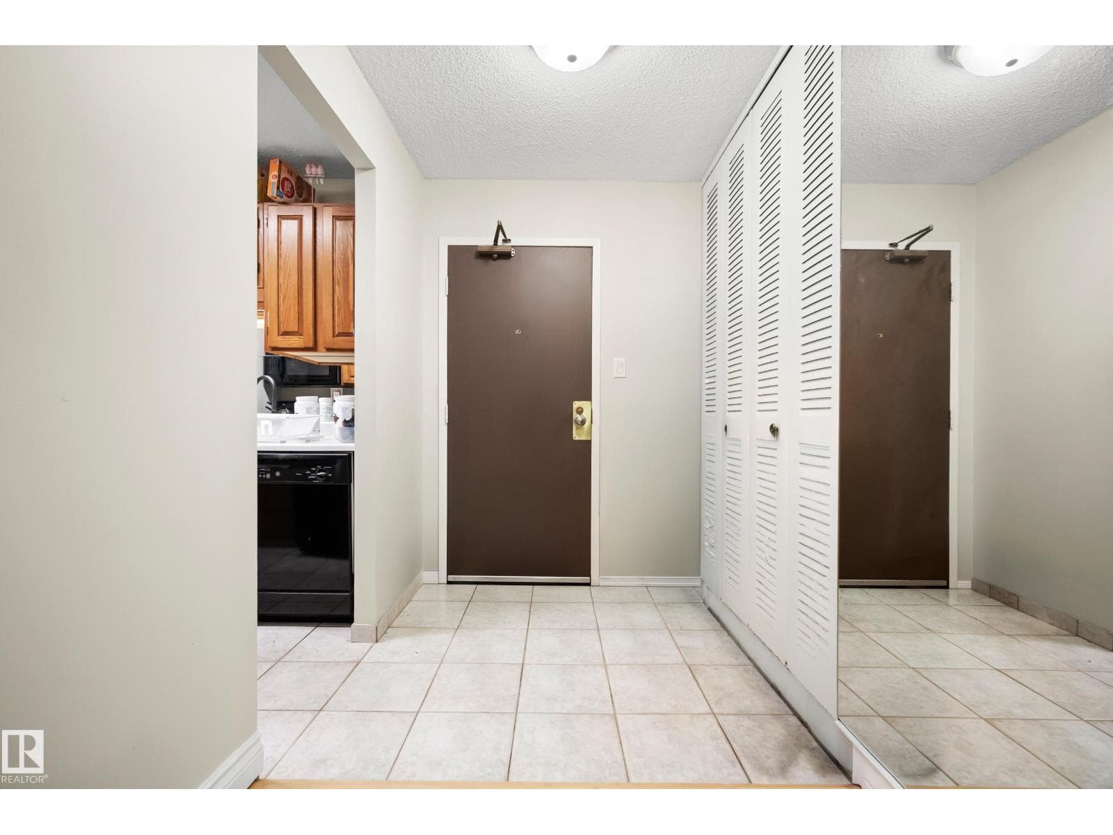 #906 12141 JASPER AV NW — photo 4