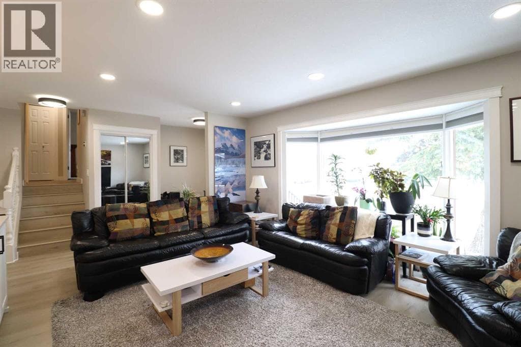4209 22 Avenue S — photo 2