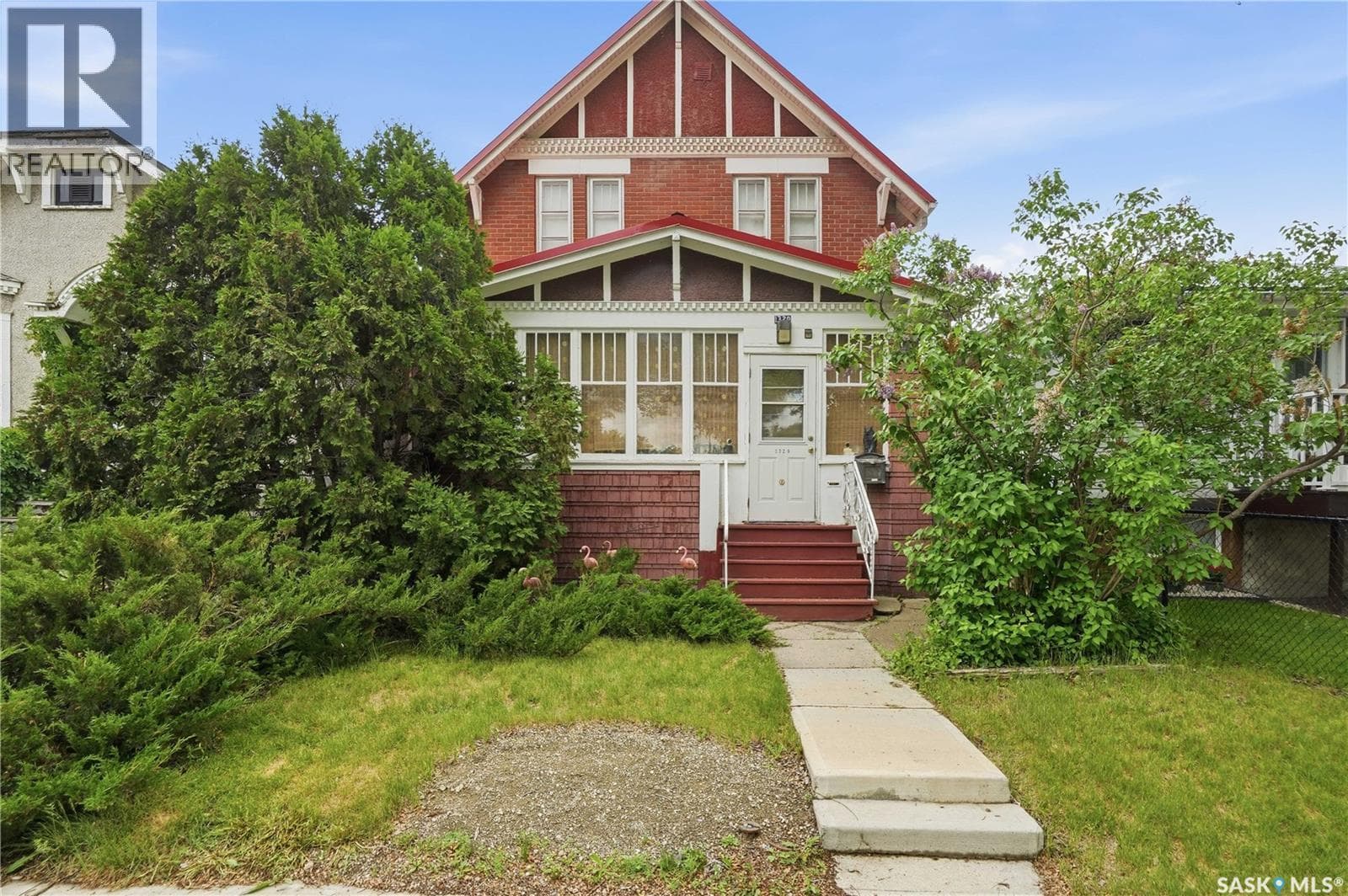 1320 VICTORIA AVENUE — photo 2