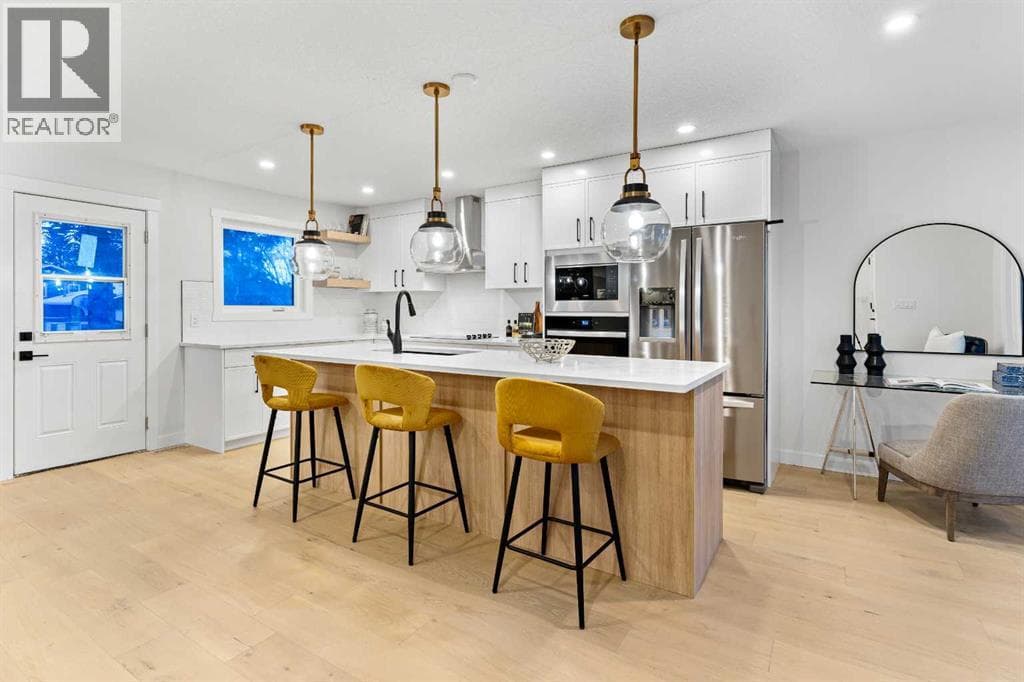 1731 111 Avenue SW — photo 3