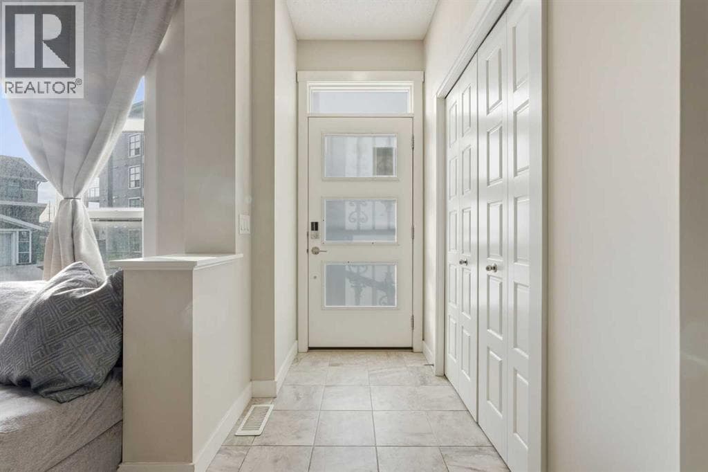 1071 Seton Circle SE — photo 2