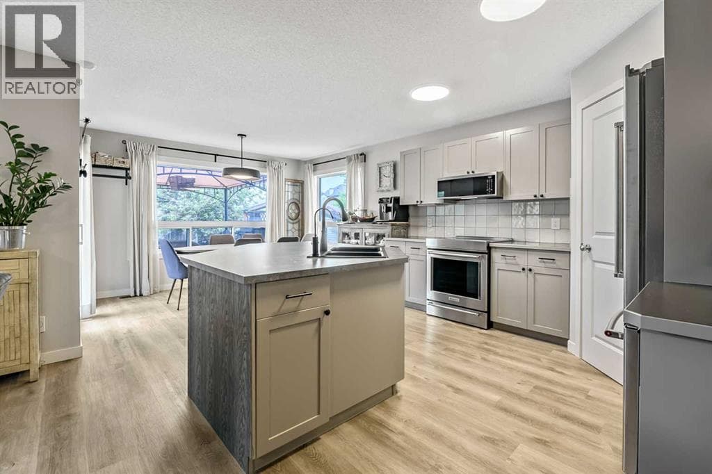 87 ELGIN Drive — photo 5