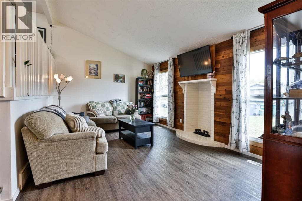 65 Princeton Crescent W — photo 3