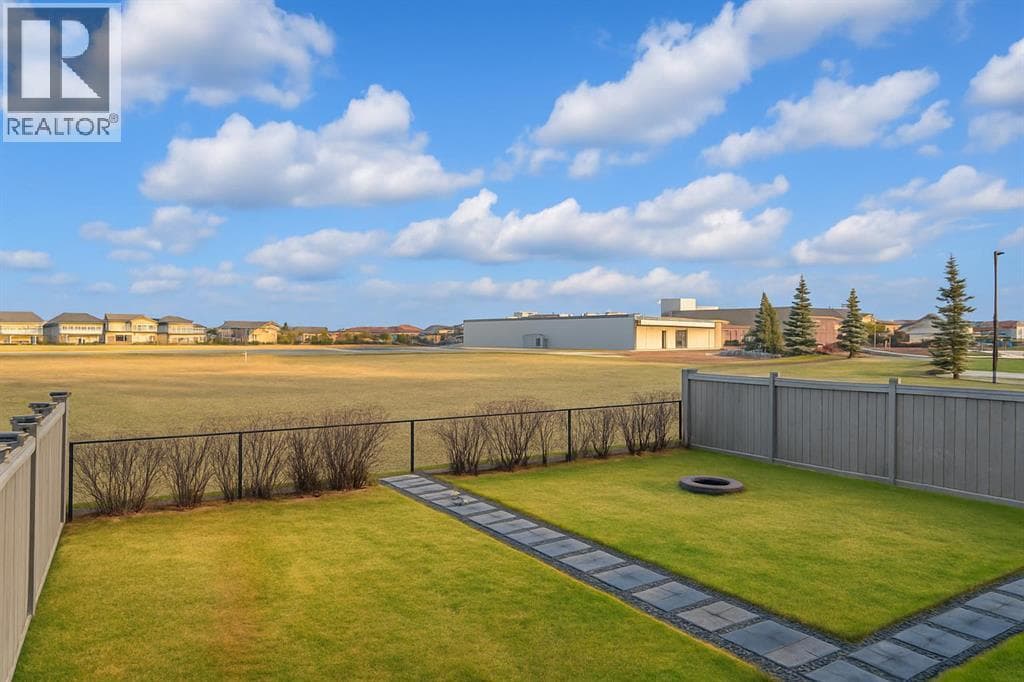 72 Rozier Close — photo 2