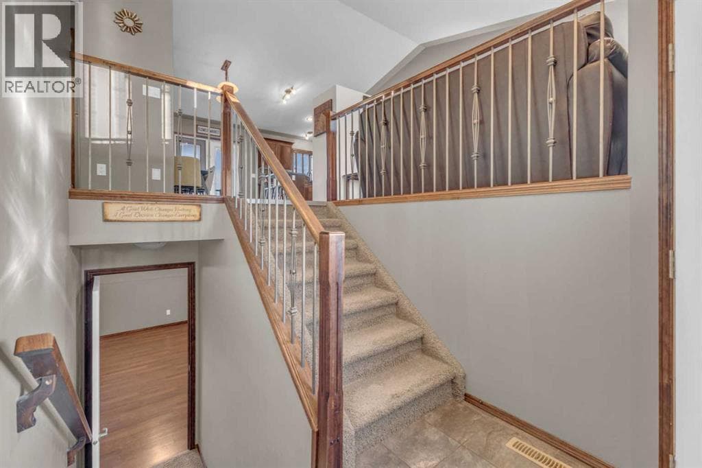 72 Rozier Close — photo 3