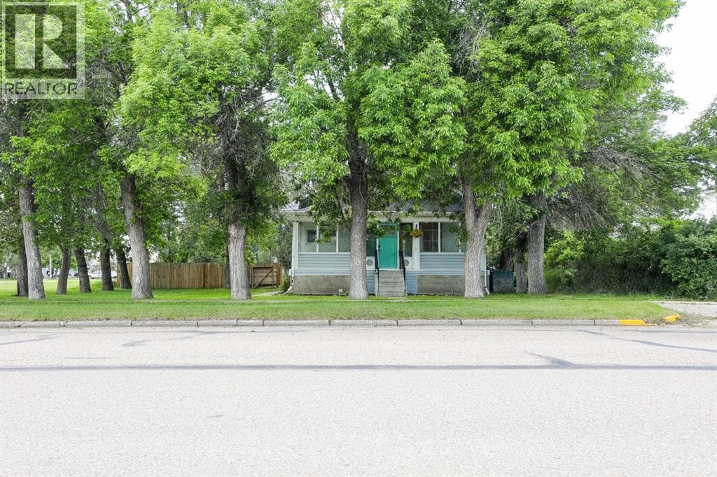 8 N 2 Street W — photo 3