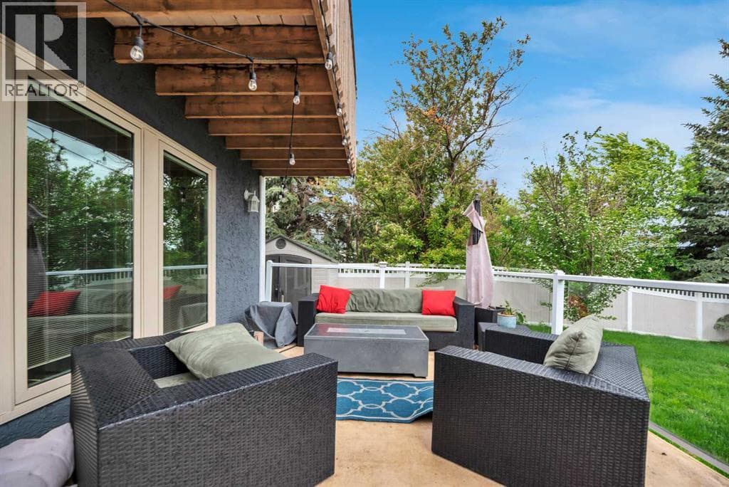 52 Woodpath Terrace SW — photo 4
