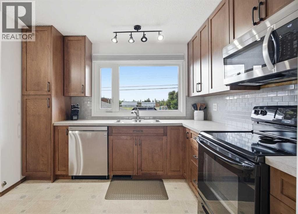 10011 Maplecreek Drive SE — photo 4