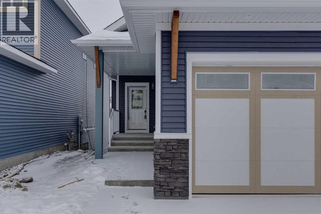 1402 Bayview Crescent SW — photo 4