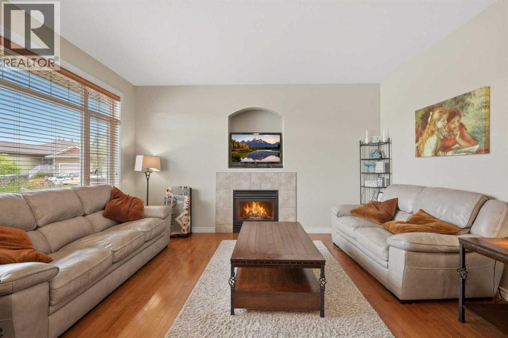 40 Emily Crescent — photo 4