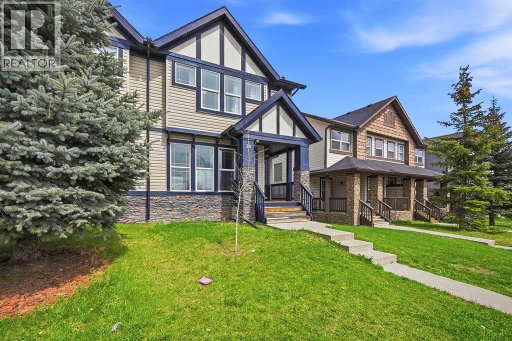 39 Panora Square NW — photo 3
