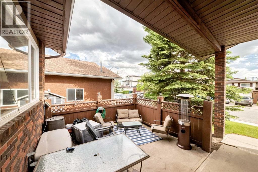 88 Castlefall Way NE — photo 3