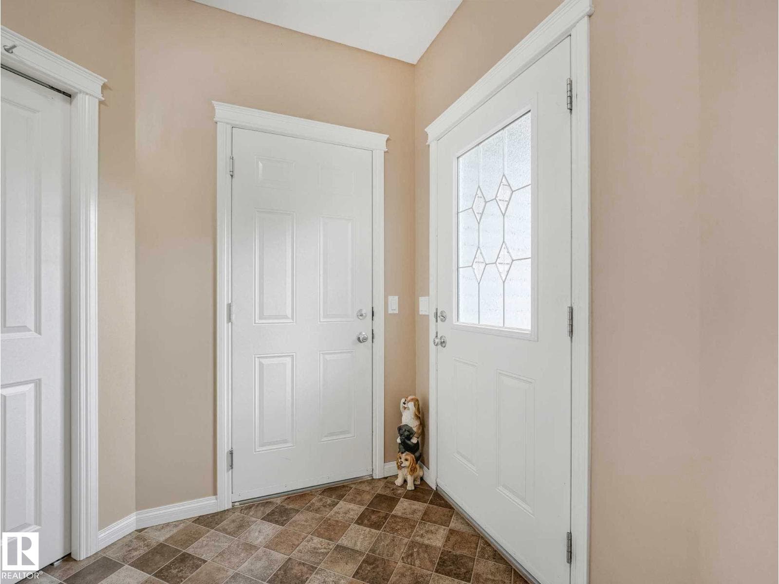 16 WADE AV — photo 5