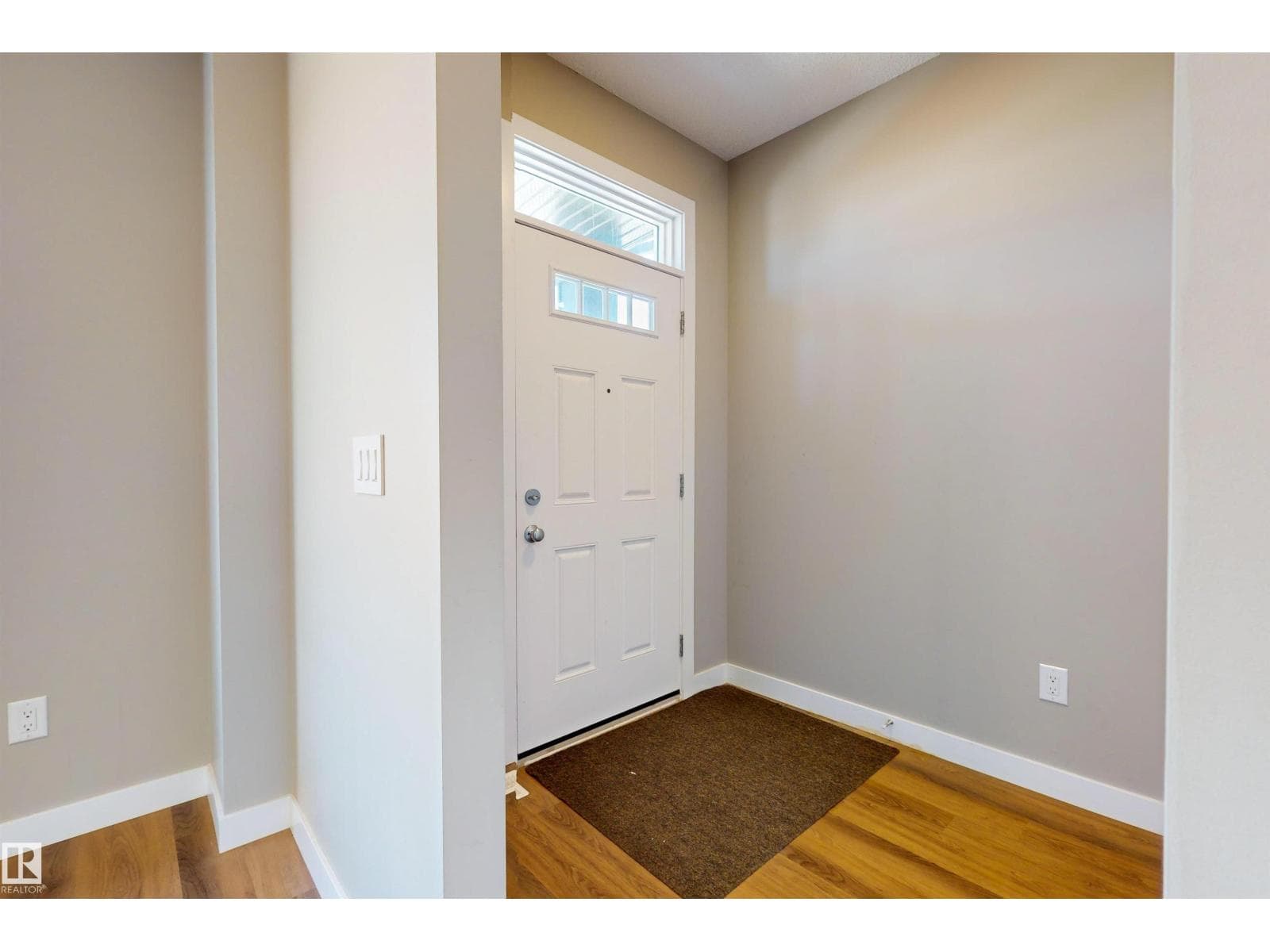 3704 2 ST NW — photo 3