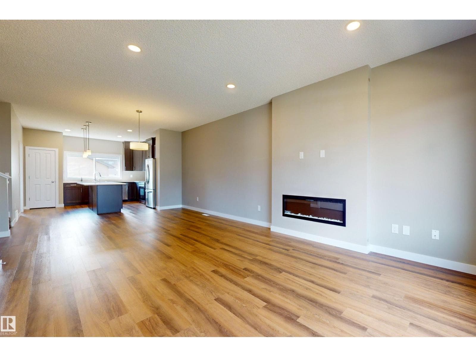 3704 2 ST NW — photo 5