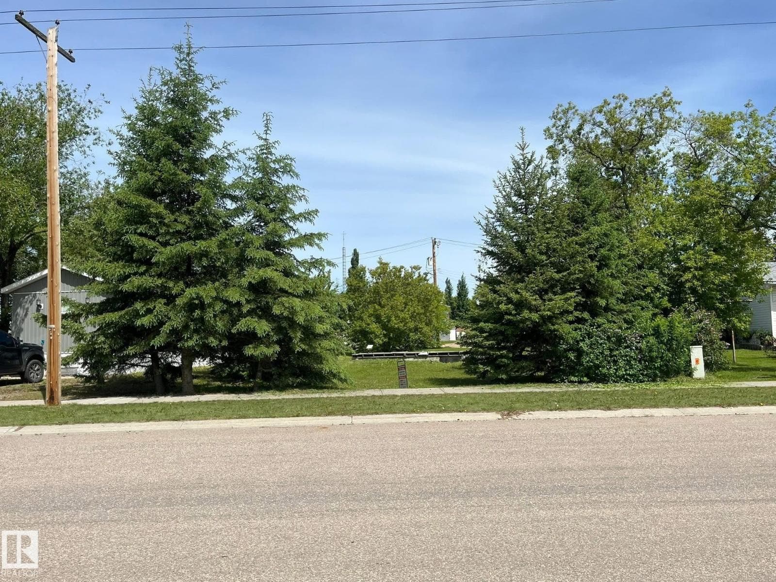 4805 48 AV