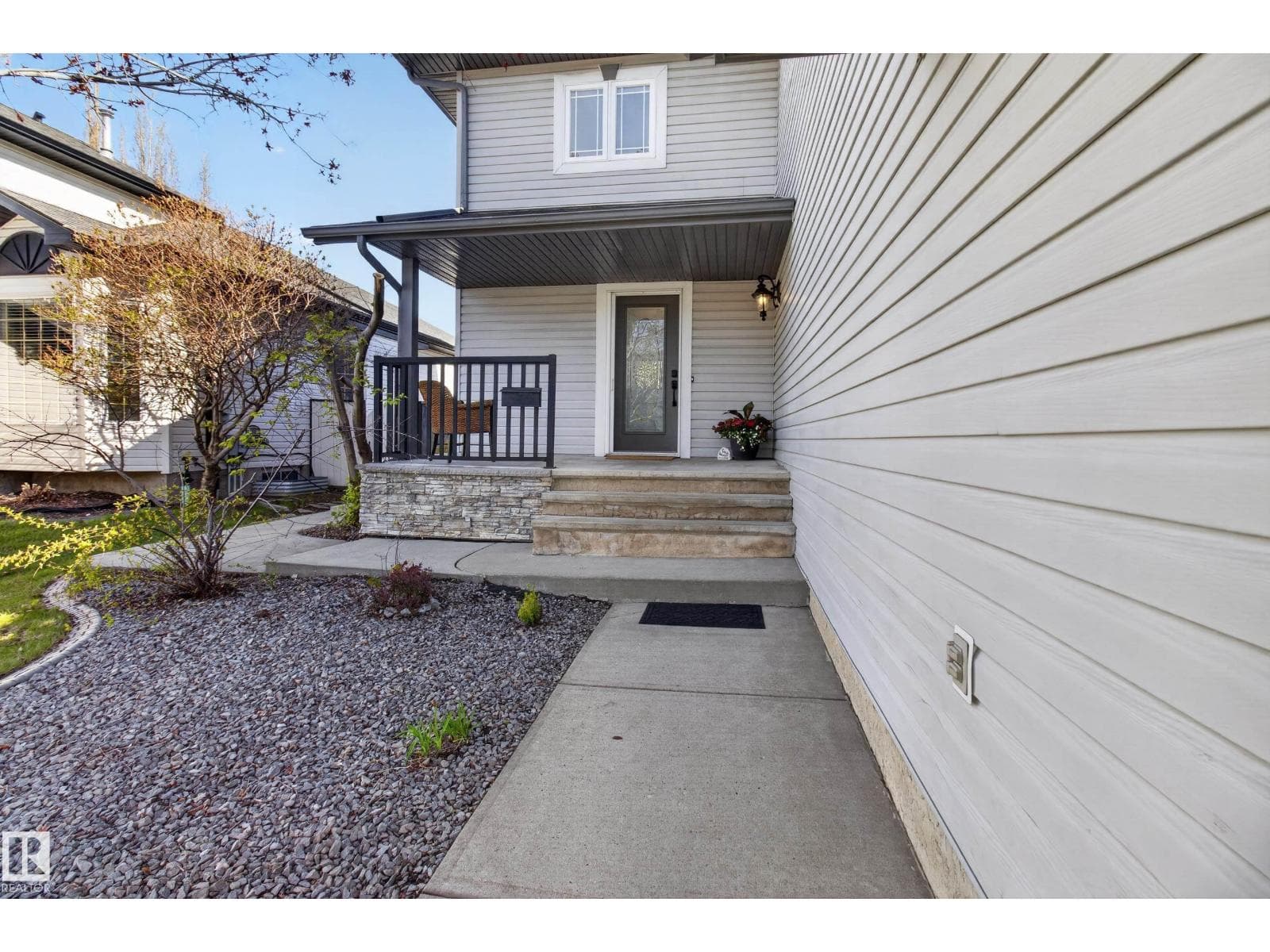 677 MEADOWVIEW CR S — photo 3