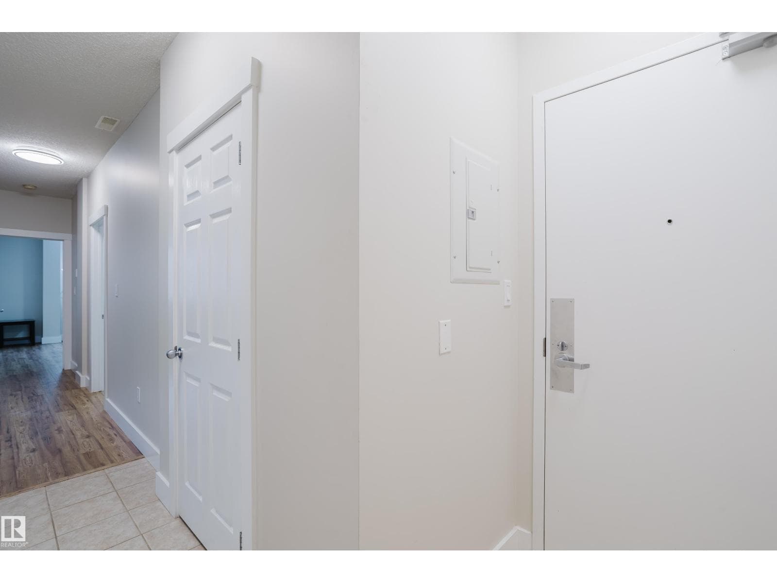 9919 105 ST NW — photo 3