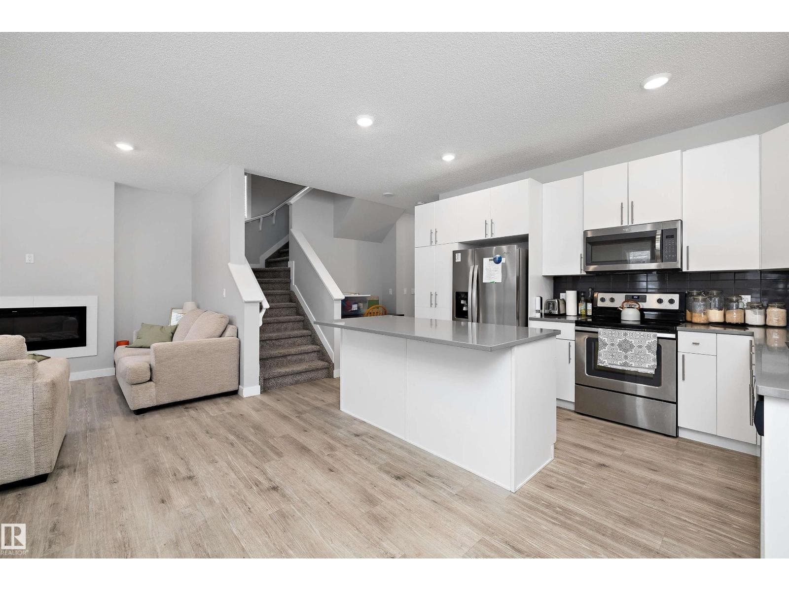 7419 106 ST NW — photo 4
