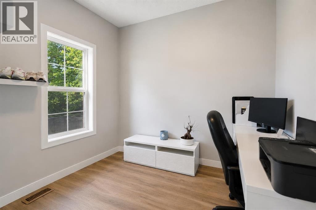 4478 Elgin Avenue SE — photo 5