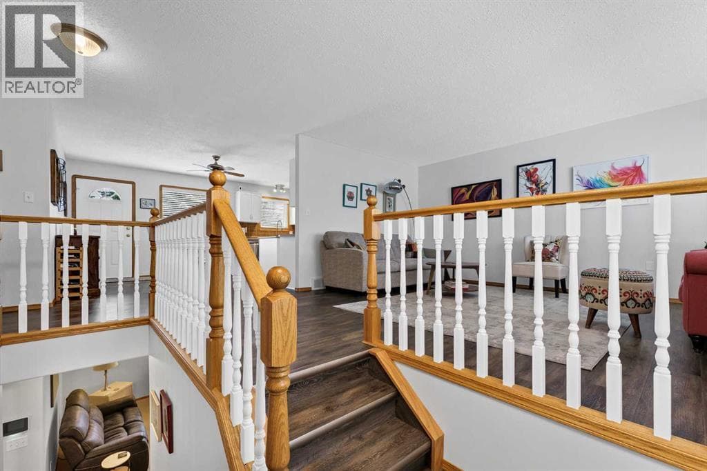 2 Hunter Court NE — photo 4