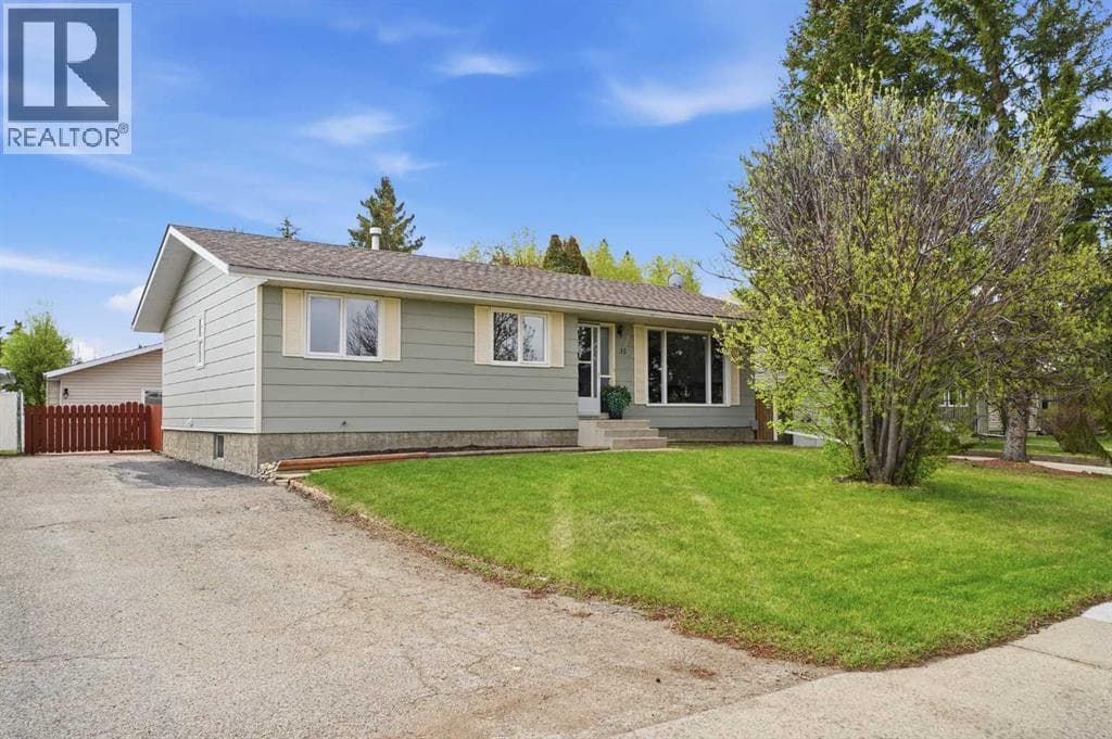 35 AYERS Avenue — photo 2