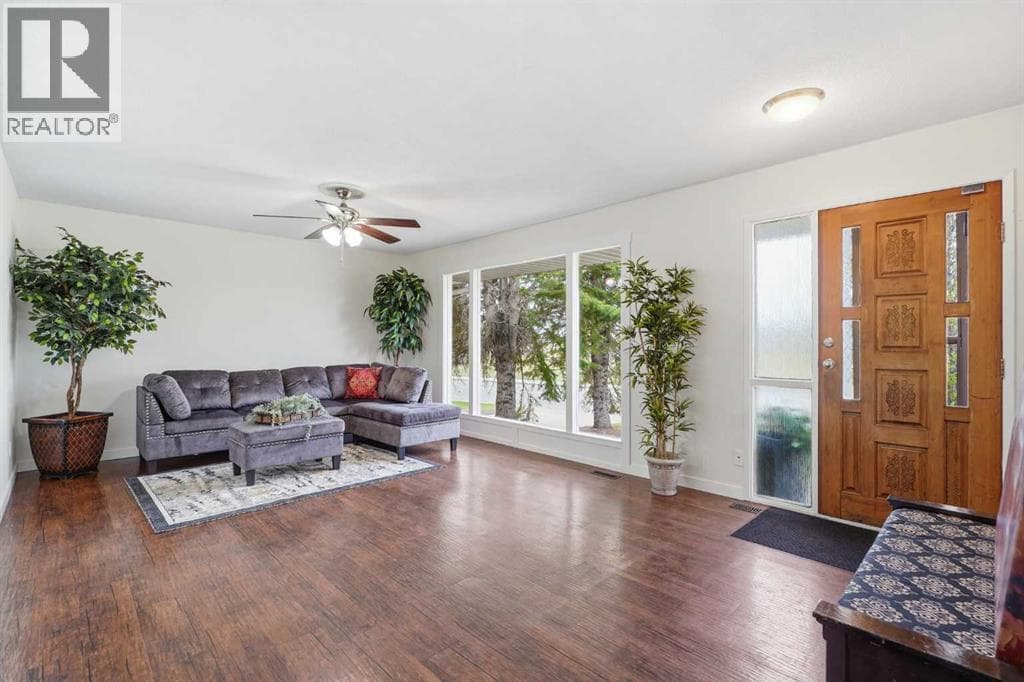 35 AYERS Avenue — photo 5