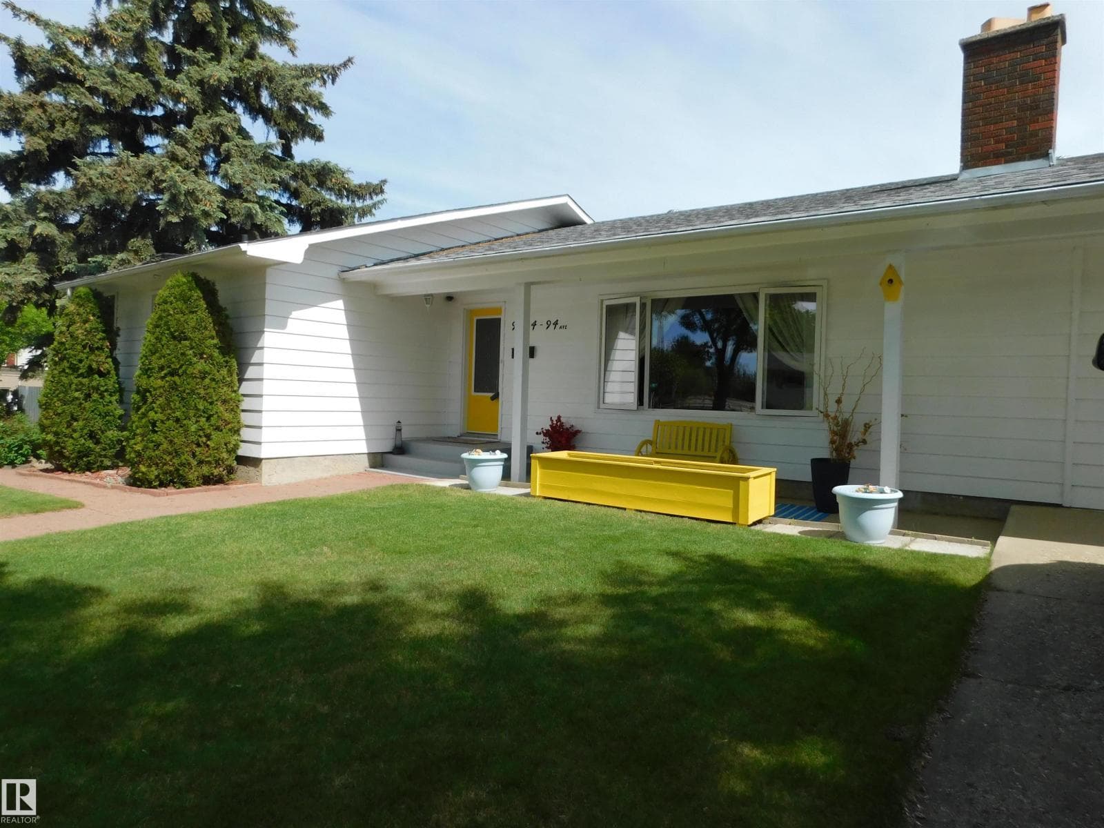 9504 94 AV — photo 3