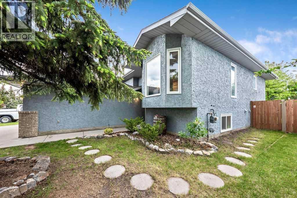 92 Waterstone Crescent SE — photo 3
