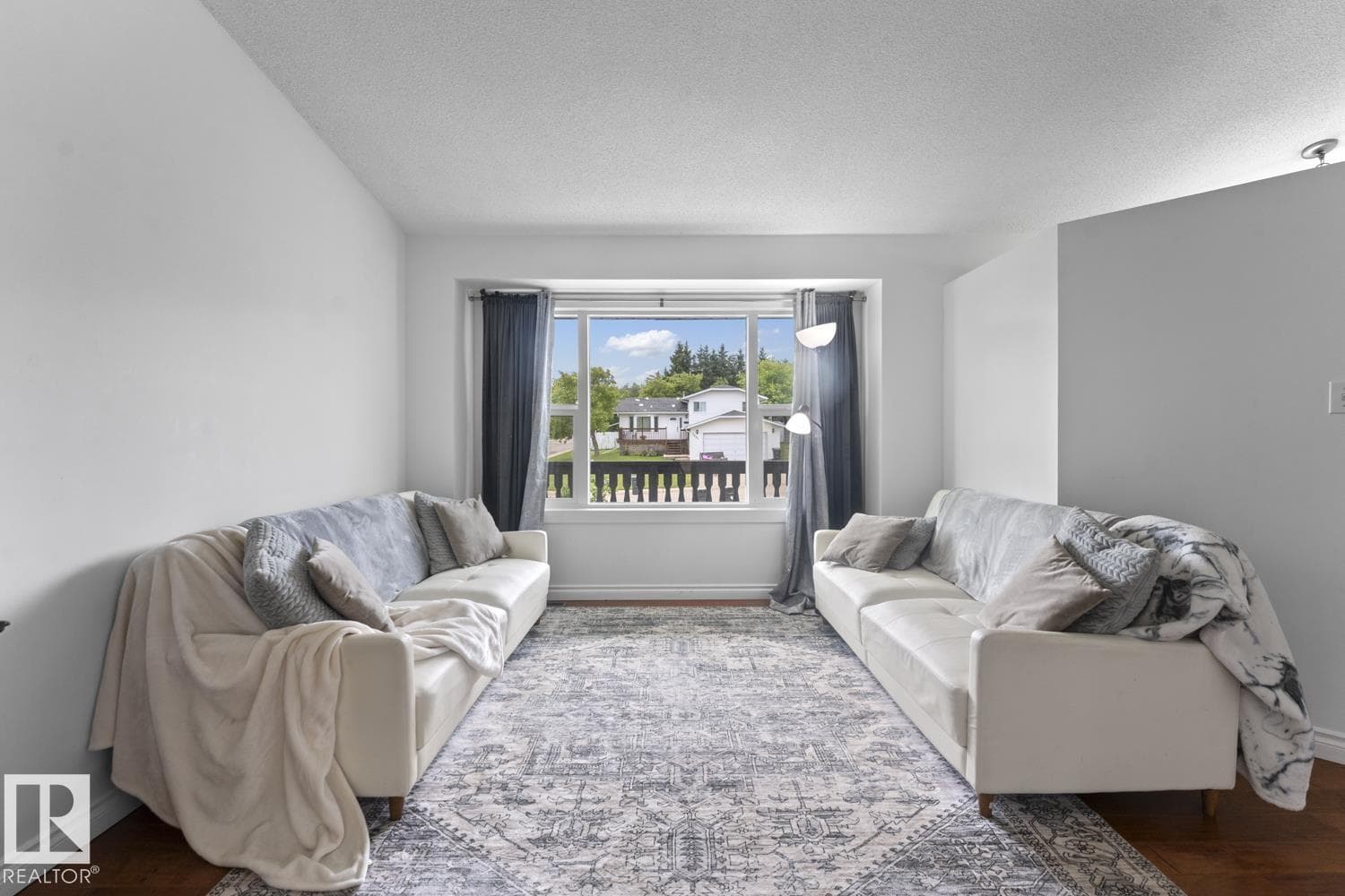 3802 51 AV — photo 2