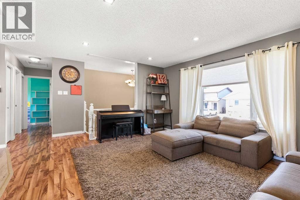 456 Sissons Crescent SE — photo 5