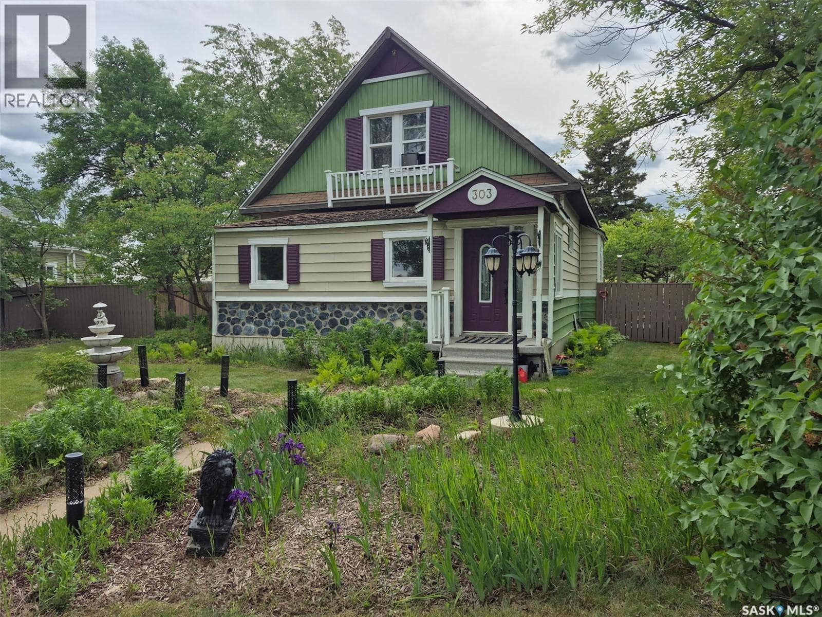 303 Edward STREET