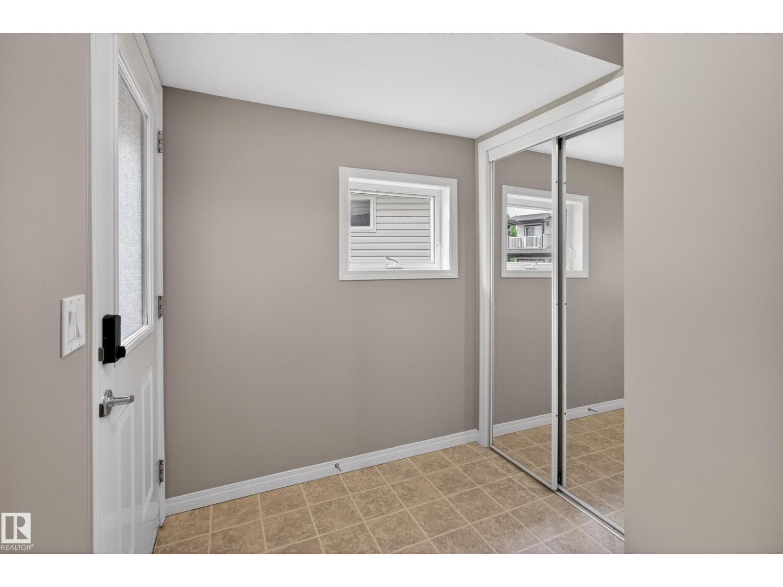 #88 11 Clover Bar LN — photo 4