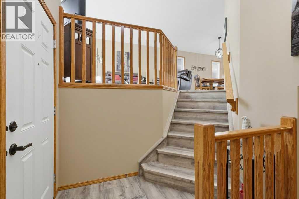 300 Lancaster Drive — photo 5