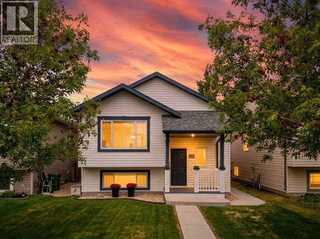 300 Lancaster Drive — photo 2