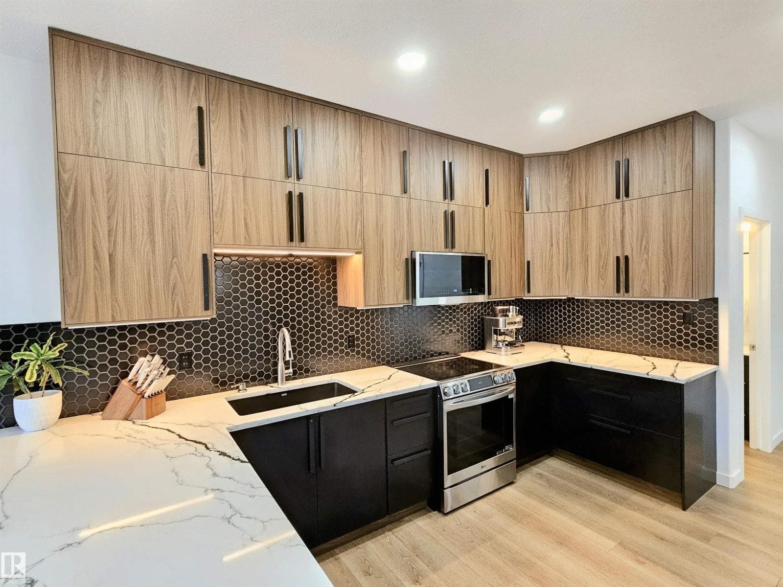 12936 161A AV NW