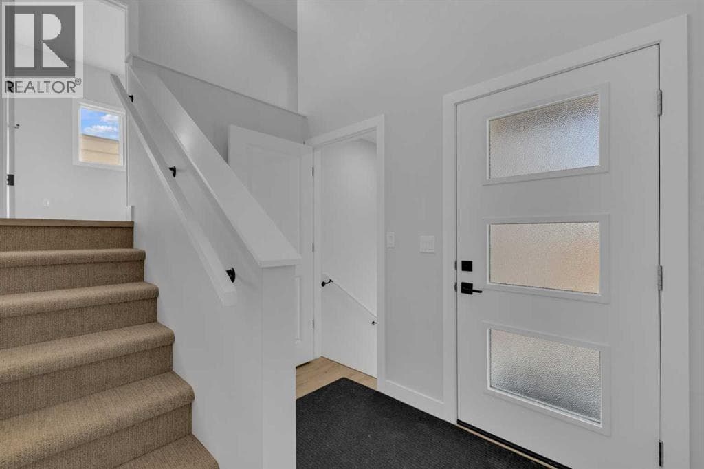 6 Memorial Parkway — photo 3