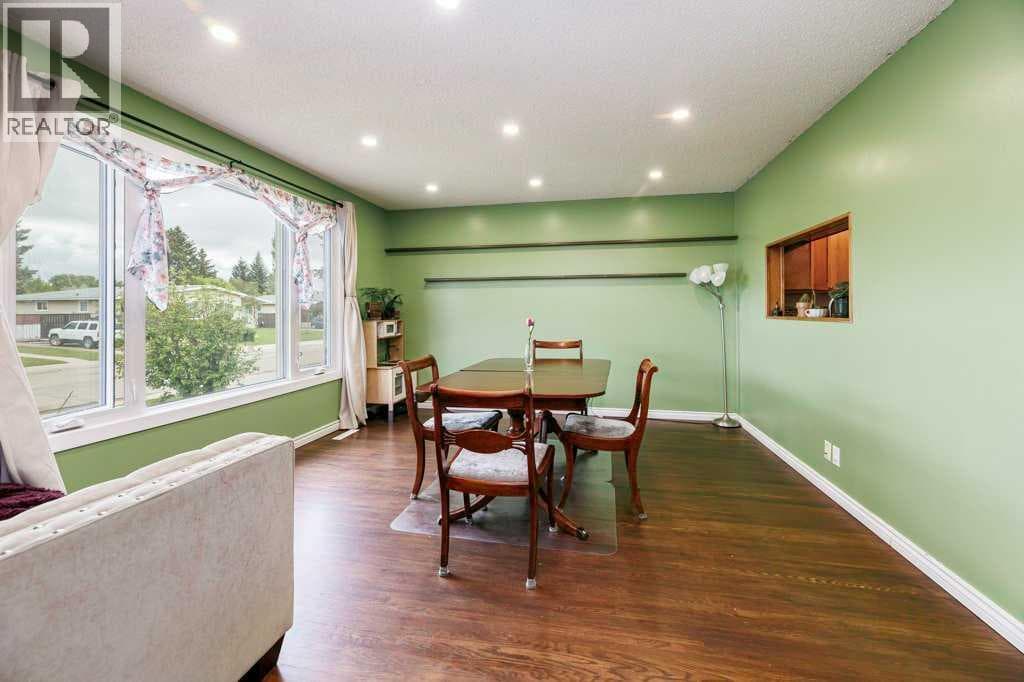 22 McIntosh Avenue — photo 5