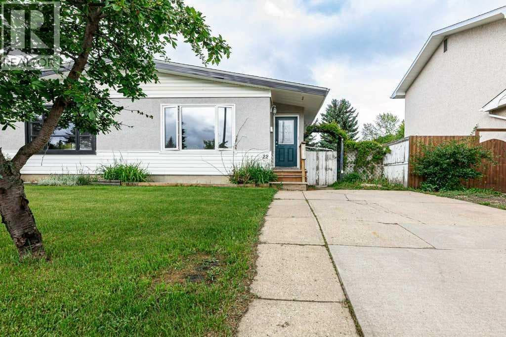 22 McIntosh Avenue