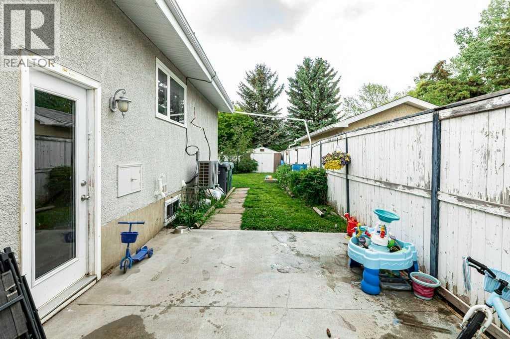 22 McIntosh Avenue — photo 3