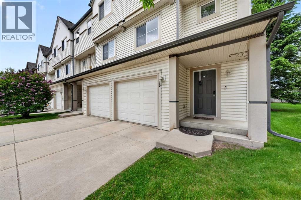 99 Copperfield Court SE — photo 2