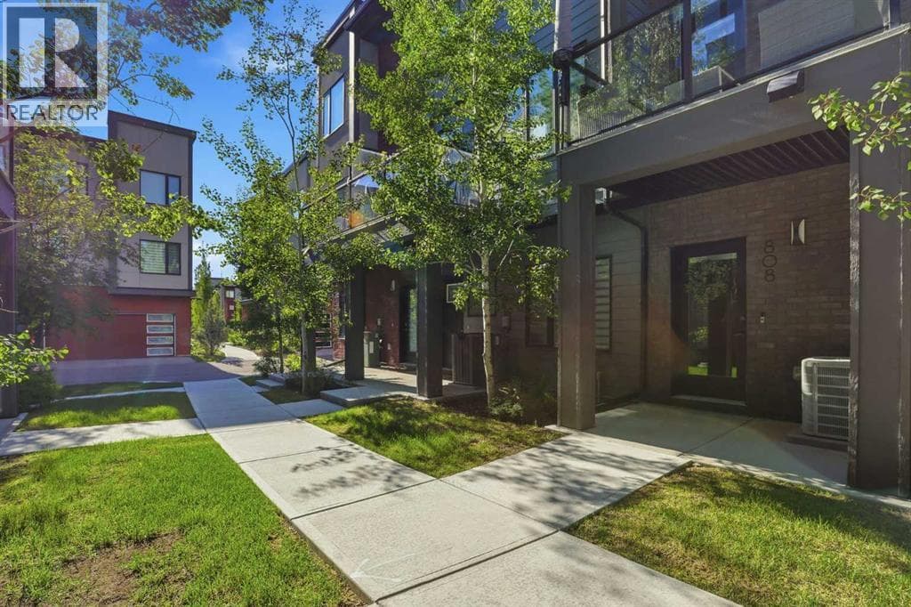 808 Greenbriar Common NW — photo 2